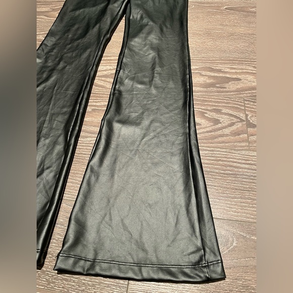 Wet Seal Faux Leather Flare Leggings - Picture 4 of 7